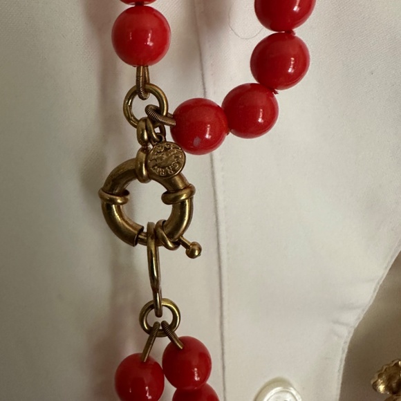 J Crew coral bead necklace with enameled and rhinestone seahorse - Picture 5 of 5
